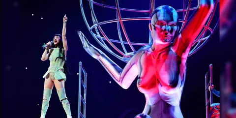Katy Perry conquista la Ciudad de México con un show pop-punk futurista