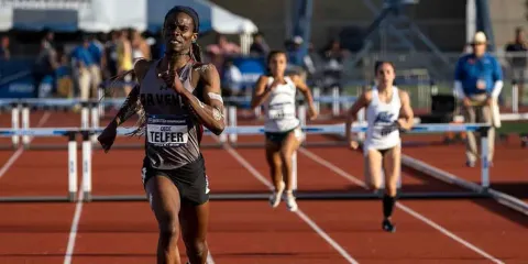 Trump demanda a Maine por permitir atletas trans en deportes femeninos