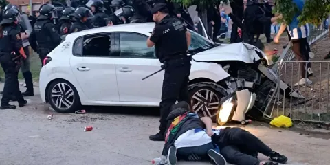 Caos en el derbi catalán: atropello masivo interrumpe Espanyol vs Barcelona