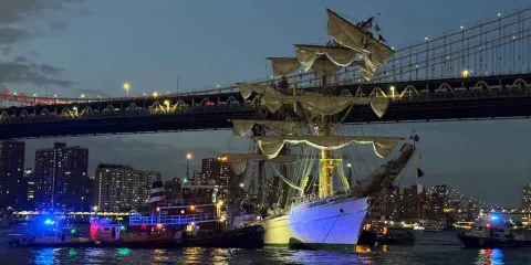 Buque Cuauhtémoc pidió auxilio tres veces antes de chocar con el Puente de Brooklyn