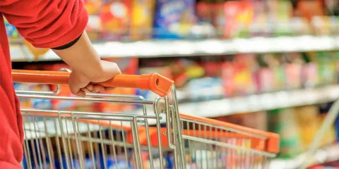 Gobierno congela precio de la canasta básica: estos son los 24 productos incluidos