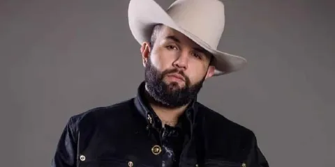 La sensación del regional Carin León en el Palenque de la Feria