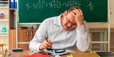 El desafío de ser maestro en México: Sobrercarga y agotamiento laboral