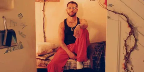 Mora presentó su nuevo álbum “Lo mismo de siempre”