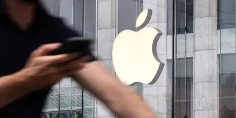 Trump endurece su guerra comercial: amenaza con aranceles a Apple y a la Unión Europea