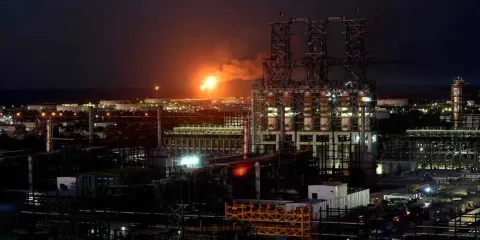 Dos Bocas alcanzará su máxima capacidad en 2026 y marcará un hito para Pemex, señala la IEA