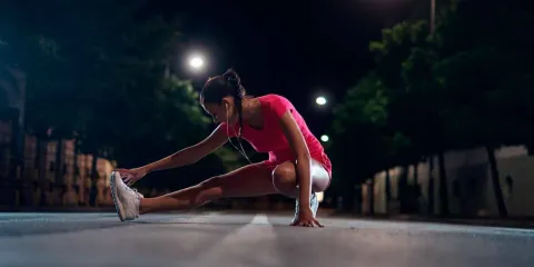 Ejercicio y sueño: entrenar de noche podría afectar la calidad del descanso: estudio