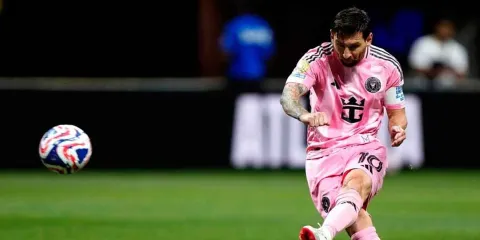  Golazo de tiro libre de Messi mete al Inter Miami en la pelea por los octavos