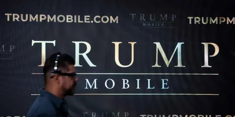 Los Trump imitan a Slim y lanzan servicio de telefonía móvil 