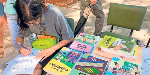 México imprimió casi 15 millones de libros de texto para Cuba con fondos públicos