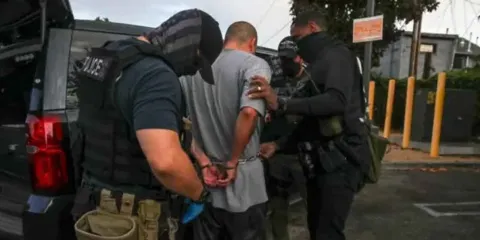 Trump exige 3 mil arrestos diarios en ofensiva antiinmigrante