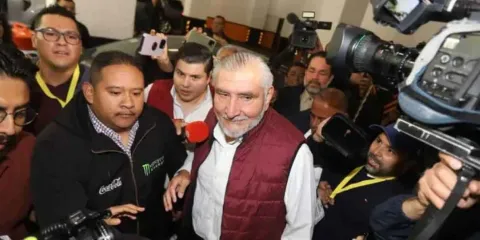 Adán Augusto minimiza escándalo por su exjefe policiaco y lo tilda de “politiquería”