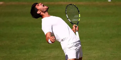 Carlos Alcaraz avanza a la final de Wimbledon tras vencer a Fritz en una batalla de casi tres horas