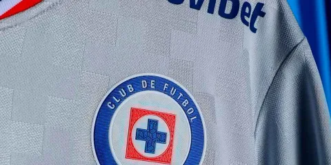 Cruz Azul presenta uniformes oficiales para el Apertura 2025: nuevos diseños para ambas ramas del club