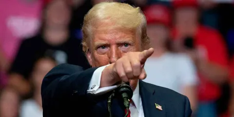 “Los cárteles tienen un control tremendo sobre México”: Trump al firmar orden contra tráfico de fentanilo