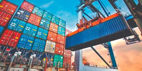 Empresas en quiebra culpan a los aranceles de Trump, pero expertos lo ponen en duda