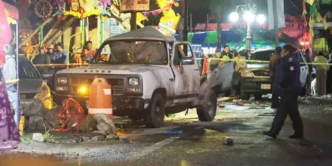 Explota camioneta con pirotecnia en Tlaxcala; hay un muerto