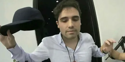 Fiscalía de EE.UU. desiste de cargos contra Ovidio Guzmán; se declara culpable