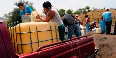 Fuerzas federales aseguran 880 mil litros de huachicol en Cunduacán, Tabasco