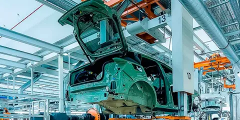 General Motors reduce la producción en su planta de Silao, México, afectando las camionetas más vendidas