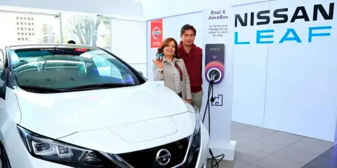 Nissan y Foxconn negocian alianza para producir autos eléctricos en Japón y evitar cierre de planta