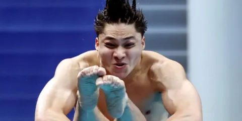 Osmar Olvera gana su segunda medalla de plata en Mundial de Singapur 2025