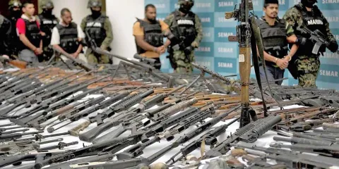 Por Texas ingresa el 43 % de las armas ilegales a México, reporta la Sedena