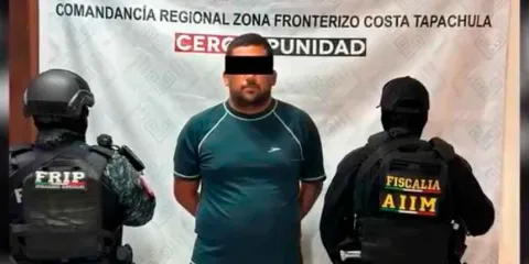 VIDEO. Denuncia de acoso en ceremonia escolar de Chiapas deja un maestro detenido
