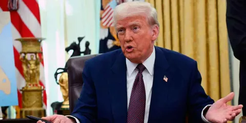 Tribunal federal declara inconstitucional orden de Trump sobre ciudadanía por nacimiento