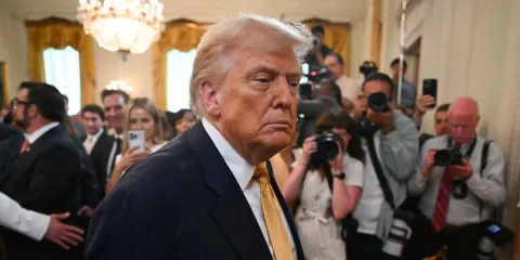 Trump escala conflicto con el Wall Street Journal tras reportaje vinculado a Epstein