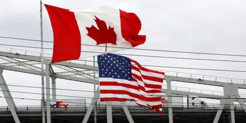 Trump sanciona a Canadá con arancel del 35% por déficit y fentanilo; ofrece exención si producen en EU