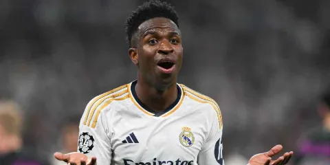 Vinicius Jr., ¿con un pie fuera del Real Madrid? Exige un salario superior al de Mbappé