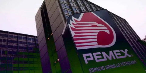 EU acusa a dos empresarios mexicanos por millonarios sobornos a Pemex