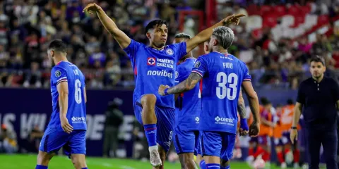 Cruz Azul gana con sufrimiento 2-1 al Atlético de San Luis