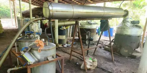 Decomisan más de 9 toneladas de drogas y químicos en Chiapas, Guerrero y Tijuana en operativos simultáneos