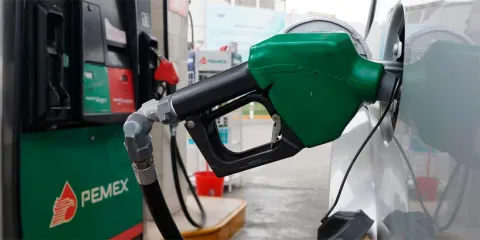 Desabasto de gasolina en México afecta a cuatro estados: causas y reacciones oficiales