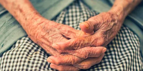 Inclusión laboral para adultos mayores con 12 mil 600 al mes a travéz del INAPAM