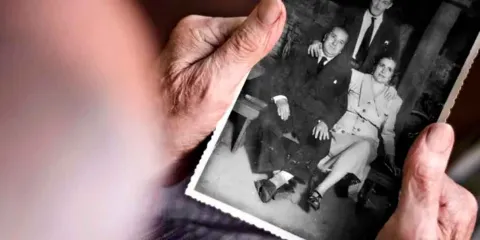 Nostalgia y memoria selectiva: los riesgos de idealizar el pasado, según expertos