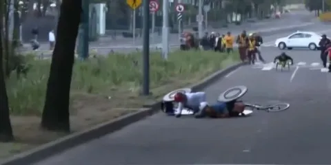 “Irresponsable”: Faitelson arremete contra Clara Brugada por baches en Maratón CDMX