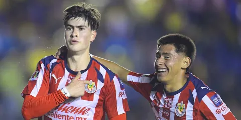 Apertura 2025: Rayados desplaza a Cruz Azul y Chivas sorprende en el Clásico Nacional