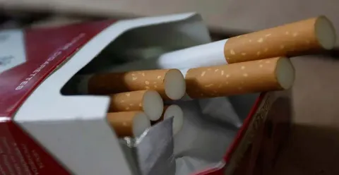 Cajetilla de cigarros superará los 100 pesos desde enero ¡Checa la lista!