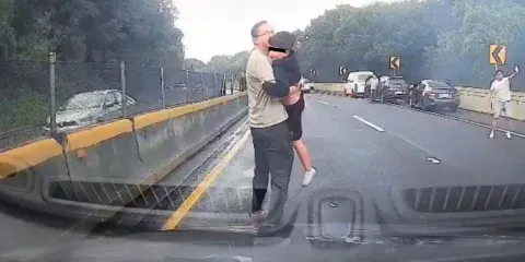  Colaborador de Noroña rescata a niño tras accidente vehicular; Noroña presume su acto heroico