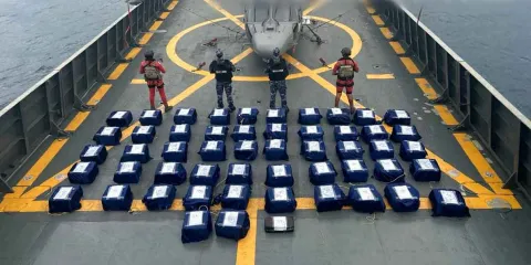 Decomiso histórico en operación marítima; aseguran 1.6 toneladas de cocaína en la costa de Guerrero