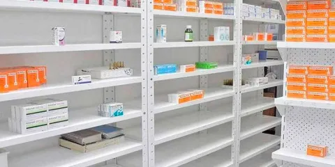 Gobierno federal advierte a farmacéuticas por incumplimiento en entrega de medicamentos