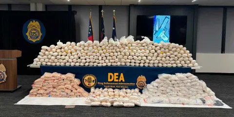 La DEA da duro golpe al CJNG: 670 detenidos y millonarias incautaciones