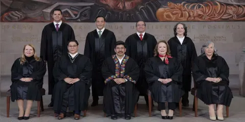 México inicia nueva era judicial con jueces elegidos por voto popular