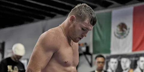 Nueva decepción para Canelo Álvarez tras su derrota con Terence Crawford