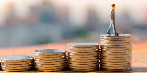 Sheinbaum anuncia aumento al salario mínimo para 2026.   ¿A cuanto ascenderá?