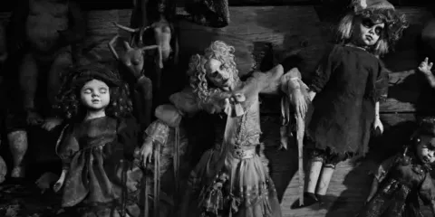 VIDEO. Lady Gaga estrena videoclip en la Isla de las Muñecas en Xochimilco. Se desatan memes por tocarlas 