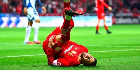 Alexis Vega sufre lesion y corre el riesgo de no participar en la Liguilla